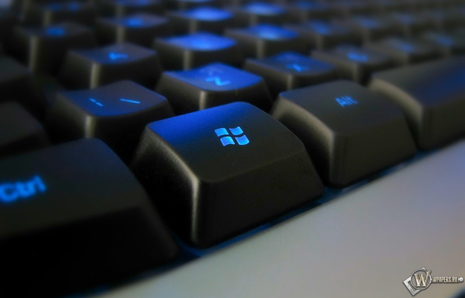 Клавиатура с синей подсветкой 1600x1024