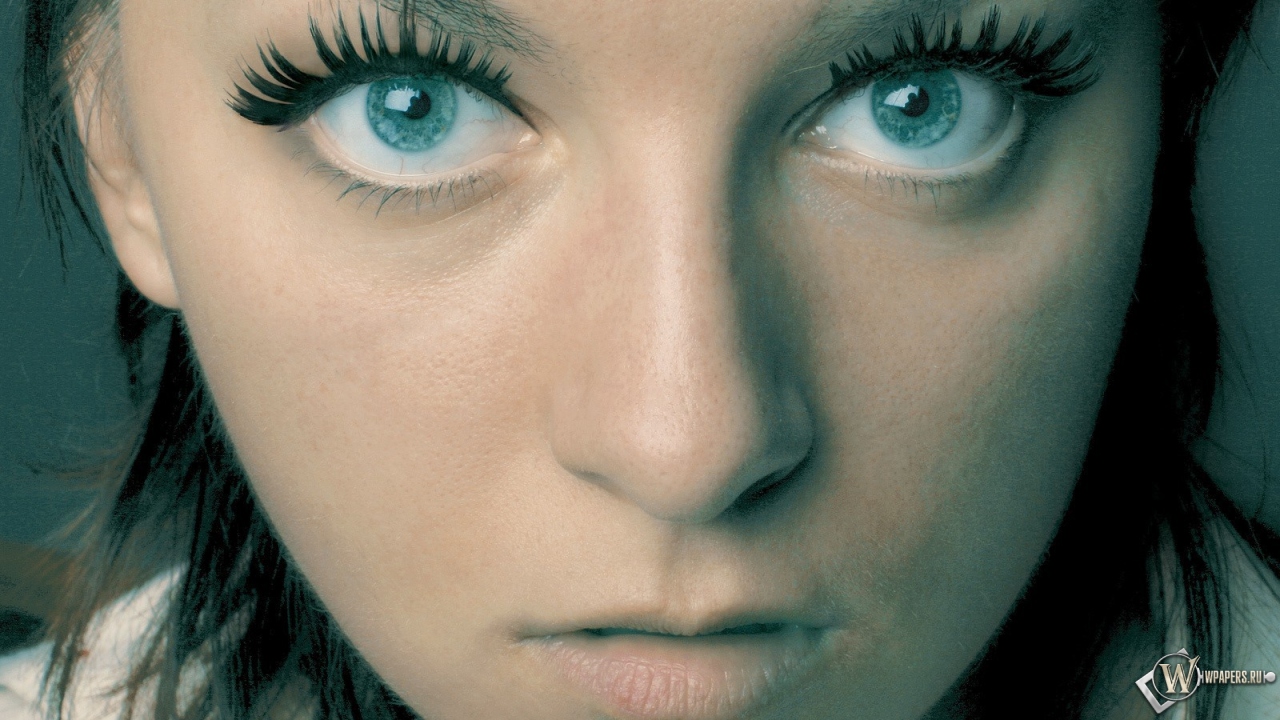 Девушка с голубыми глазами 1280x720