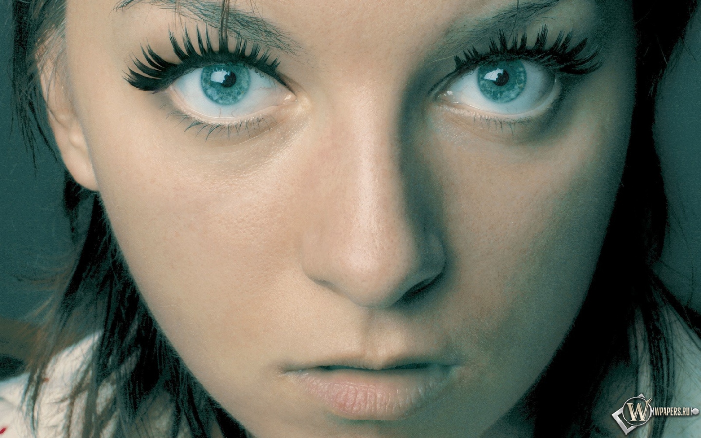 Девушка с голубыми глазами 1440x900