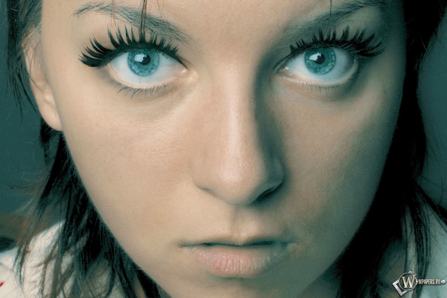 Девушка с голубыми глазами 1500x1000