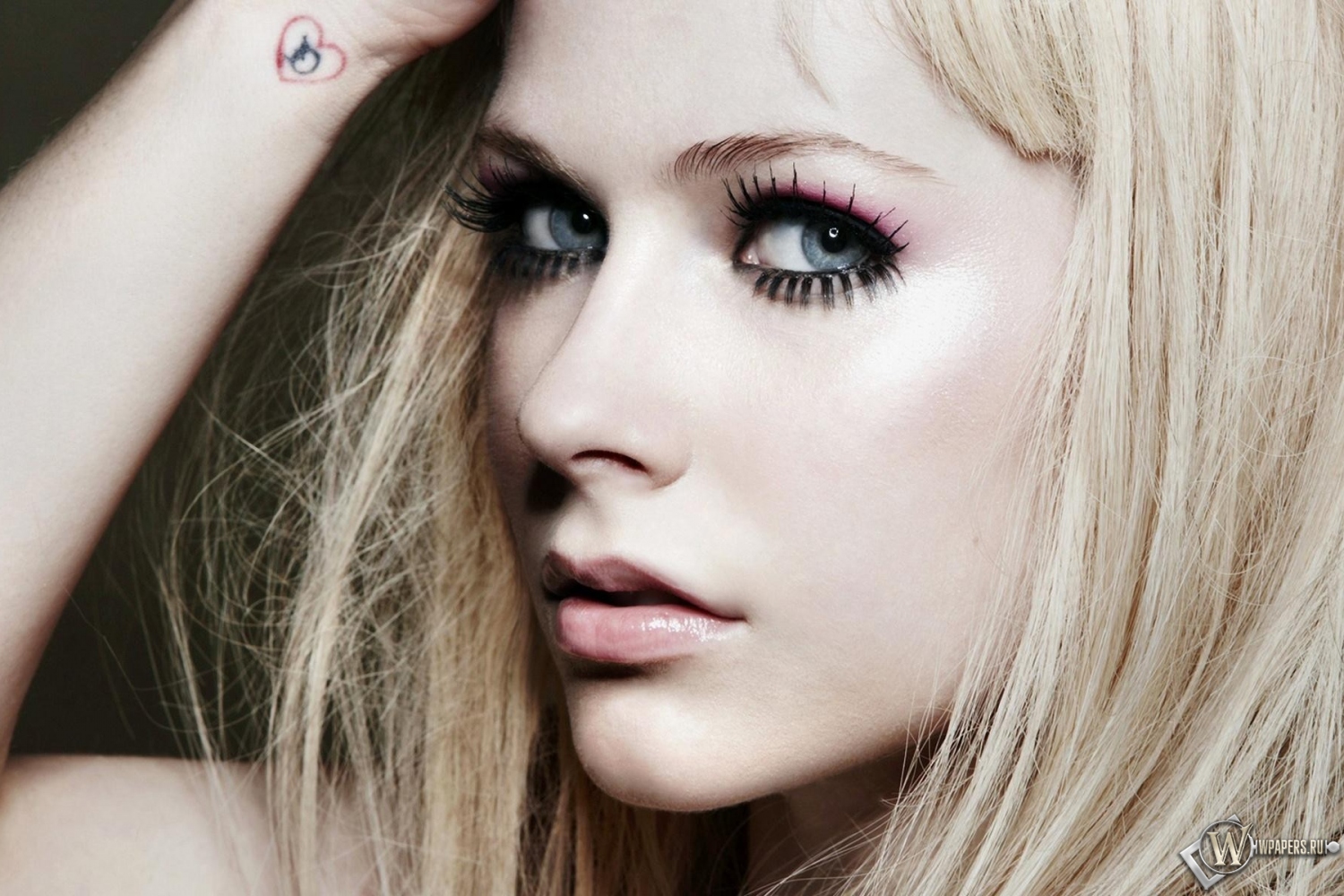 Avril Lavigne 1500x1000