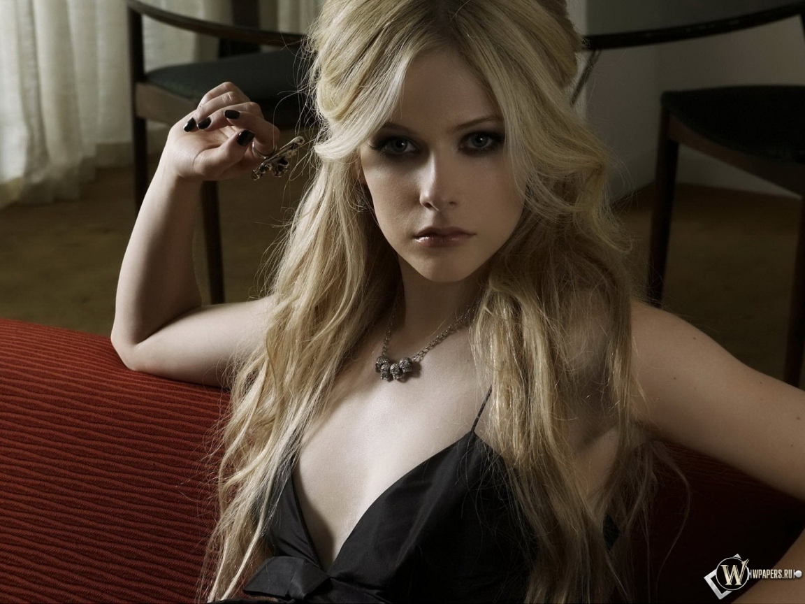 Avril Lavigne 1152x864