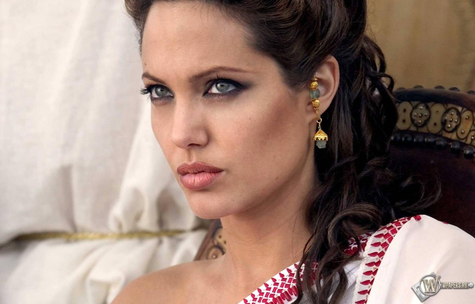 Angelina Jolie 1600x1024