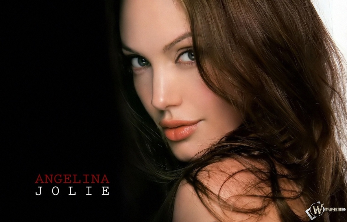 Angelina Jolie 1200x768