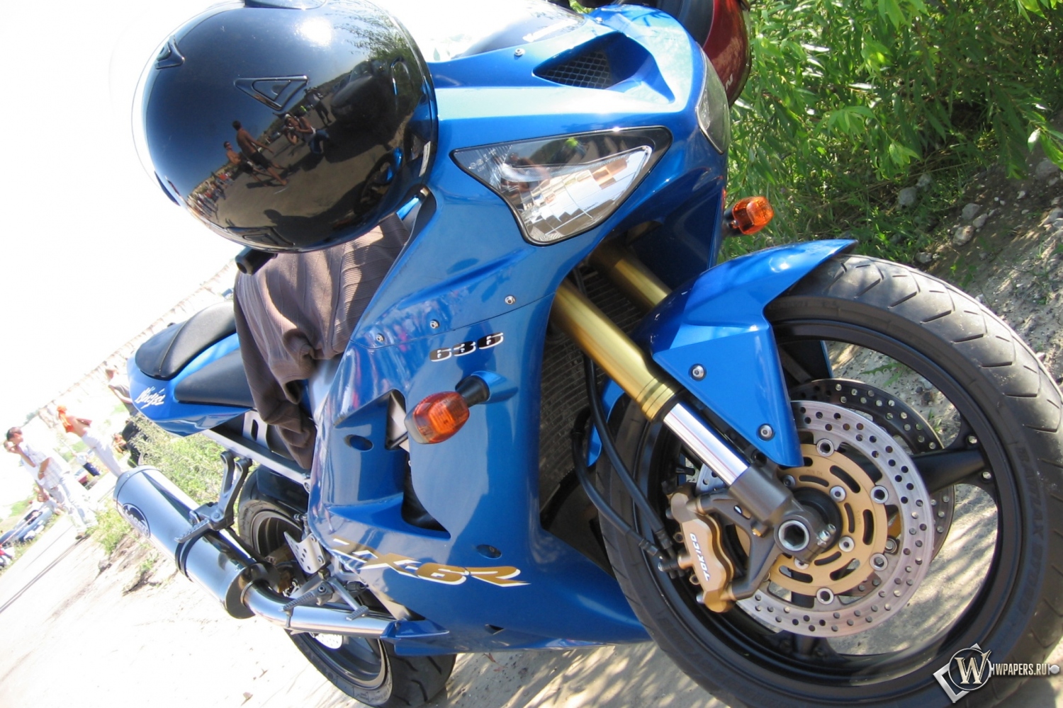 Kawasaki Ninja 1500x1000