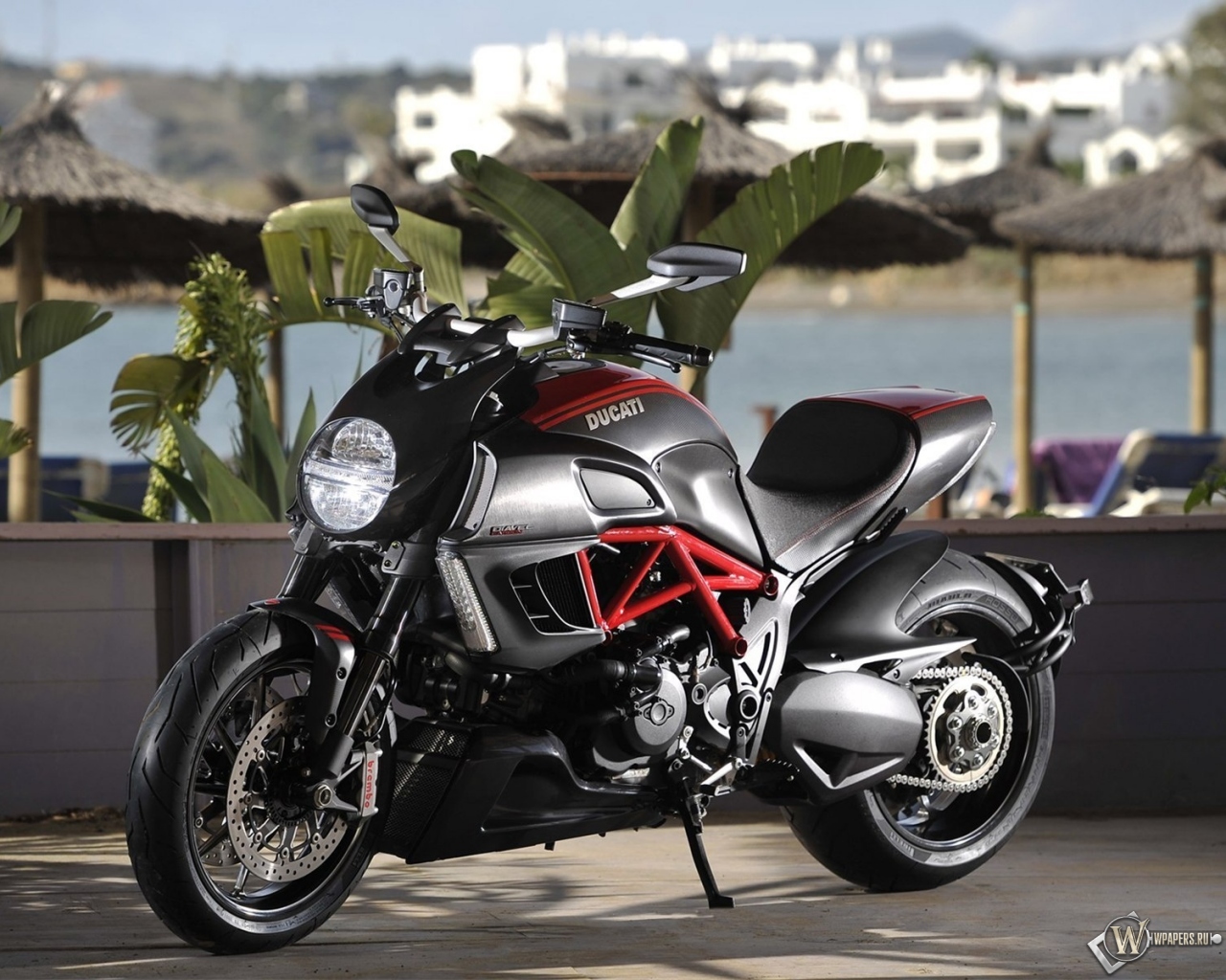 Мотоцикл Ducati 1280x1024