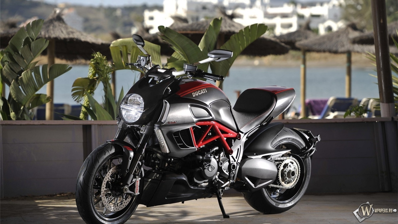 Мотоцикл Ducati 1280x720