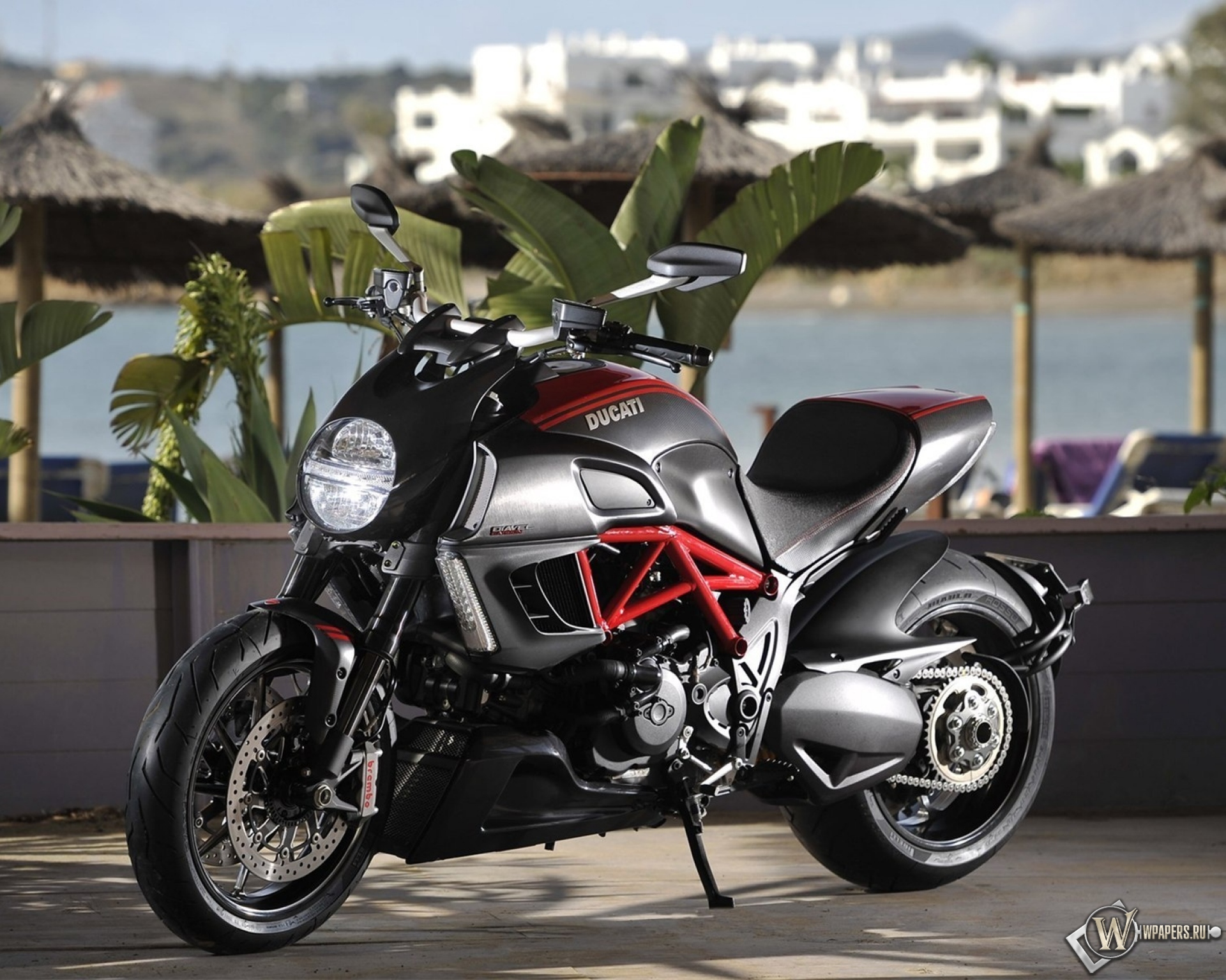 Мотоцикл Ducati 1920x1536