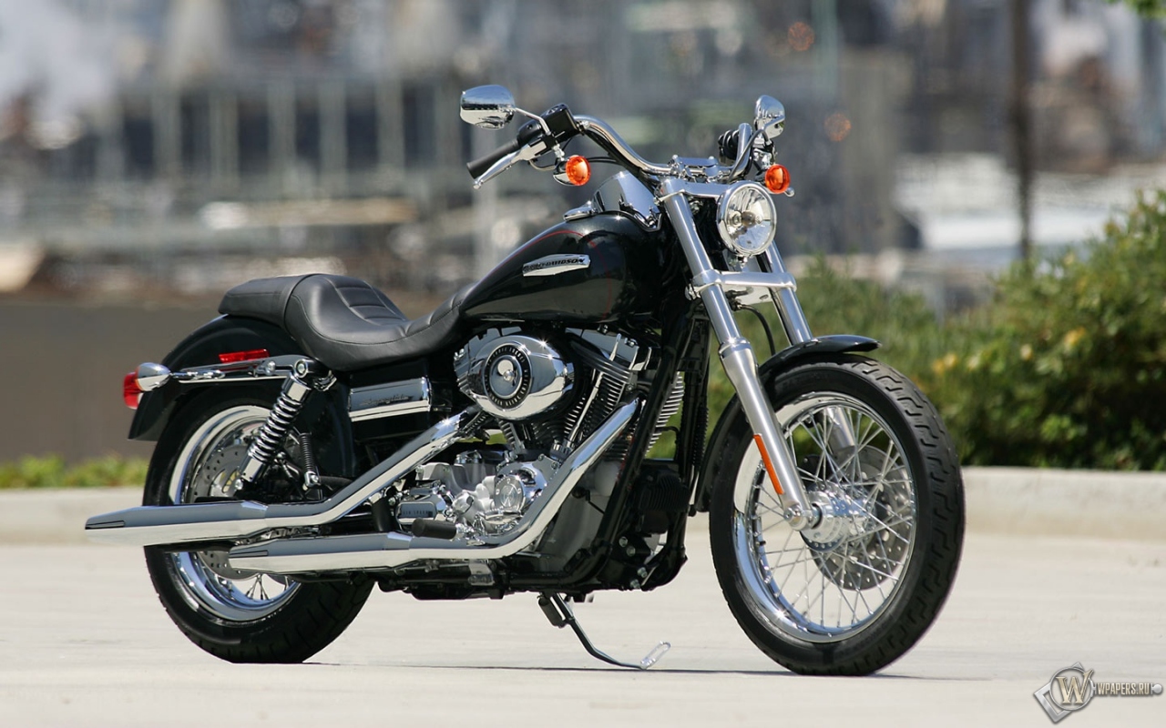Harley-Davidson Dyna 1280x800