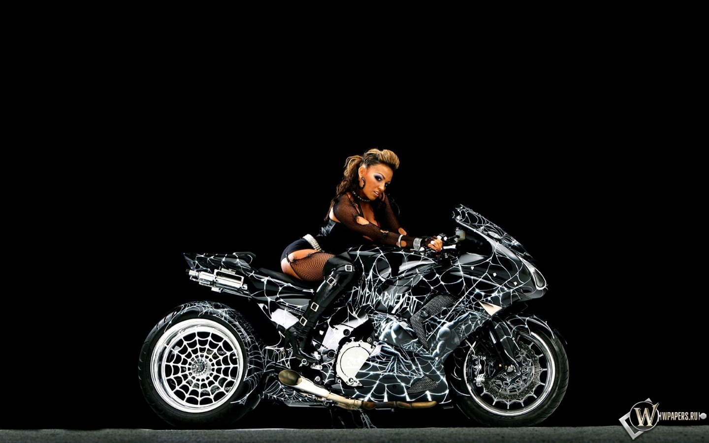 Паутинный мотоцикл 1440x900