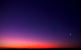 Обои Фиолетовый рассвет: Луна, Рассвет, Небо, Природа