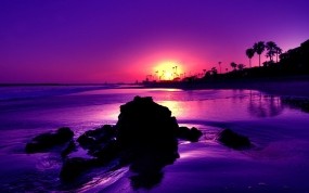 Обои Фиолетовый закат: Закат, Камни, Берег, Природа