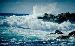 Обои Скалы у моря: Волны, Вода, Море, Океан, Скалы, Пейзажи, Природа
