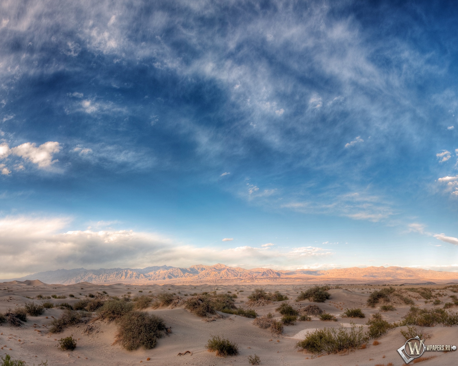 Небо над пустыней 1600x1280
