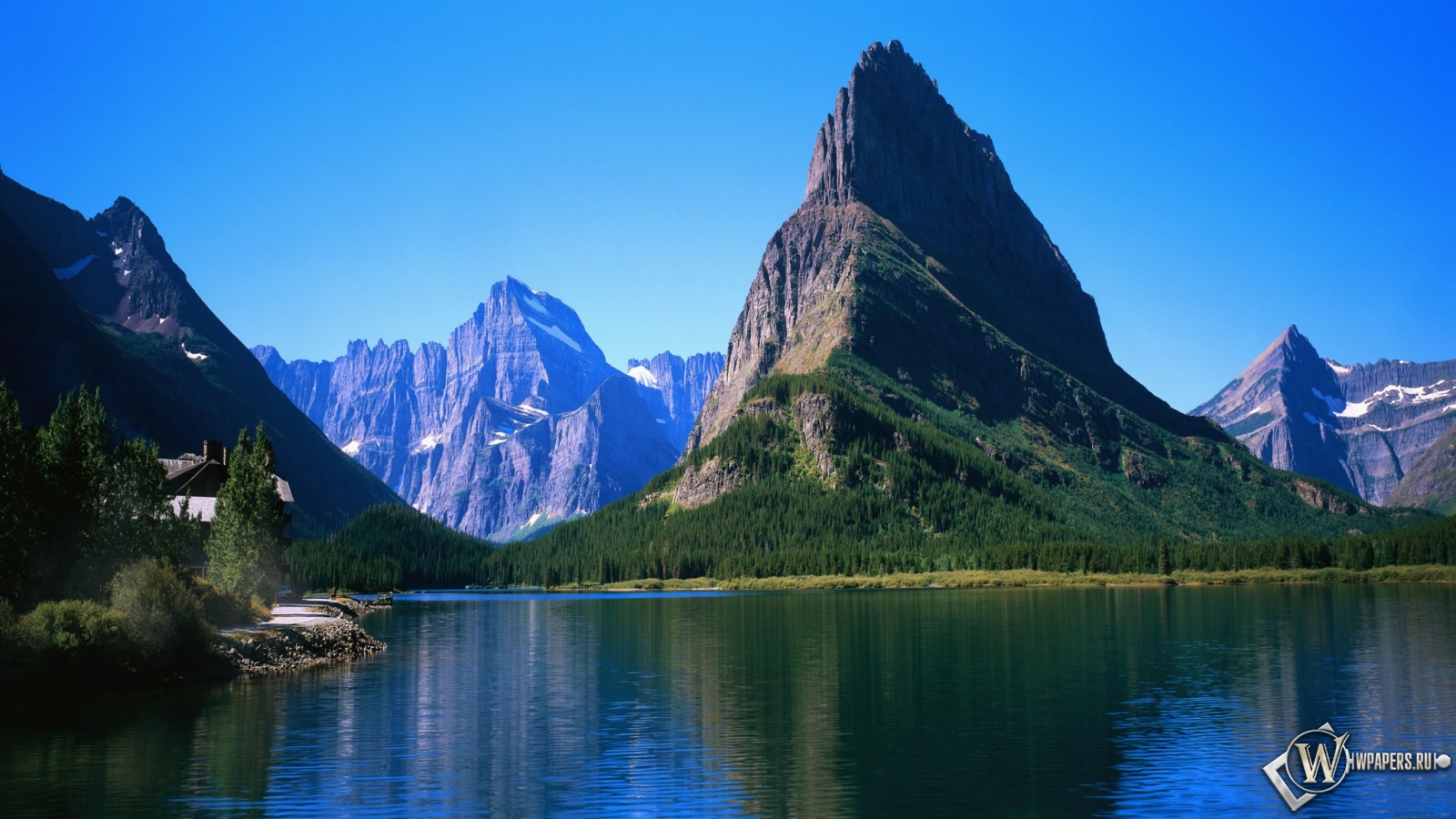 Панорама озера 1600x900