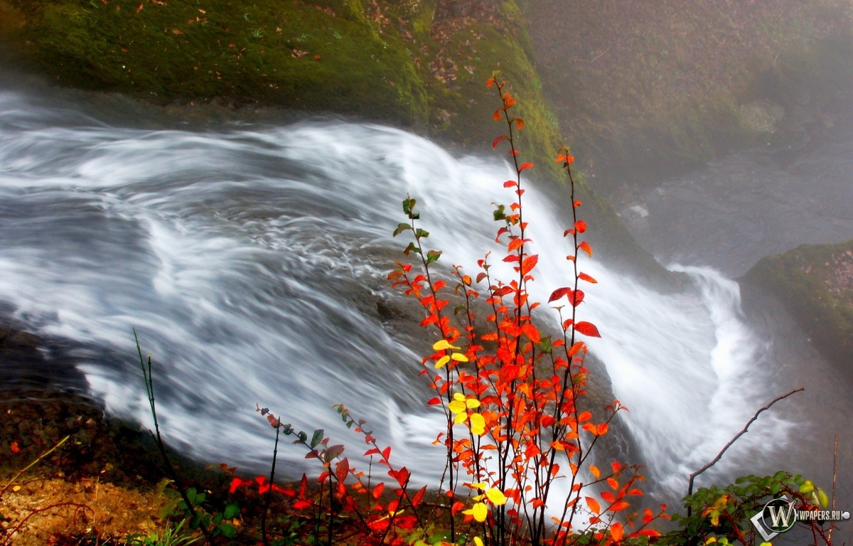 Осенний водопад 1200x768
