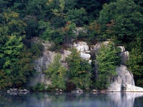 Обои Скалы в лесу: Отражение, Вода, Деревья, Скалы, Природа
