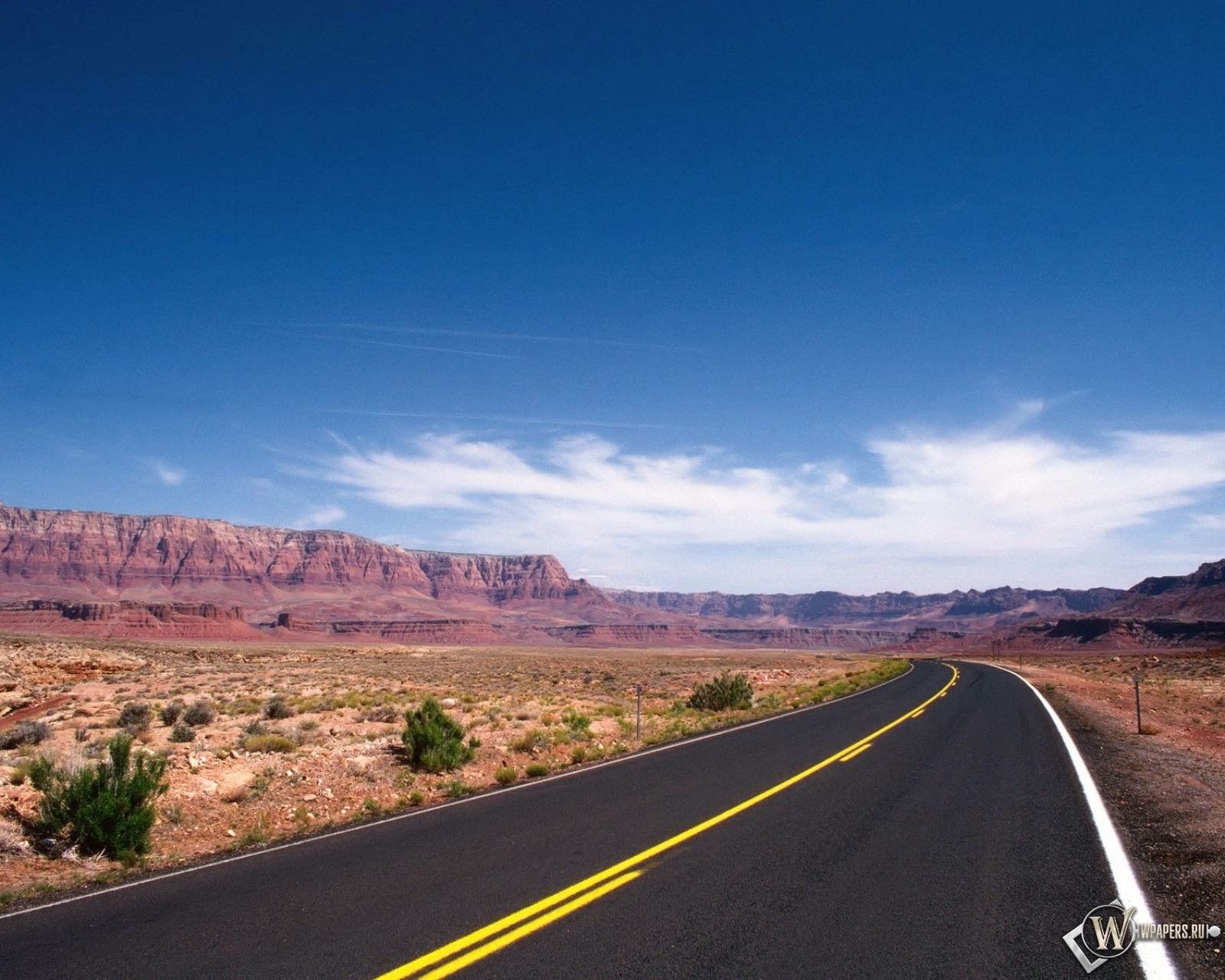 Дорога в пустыне 1600x1280