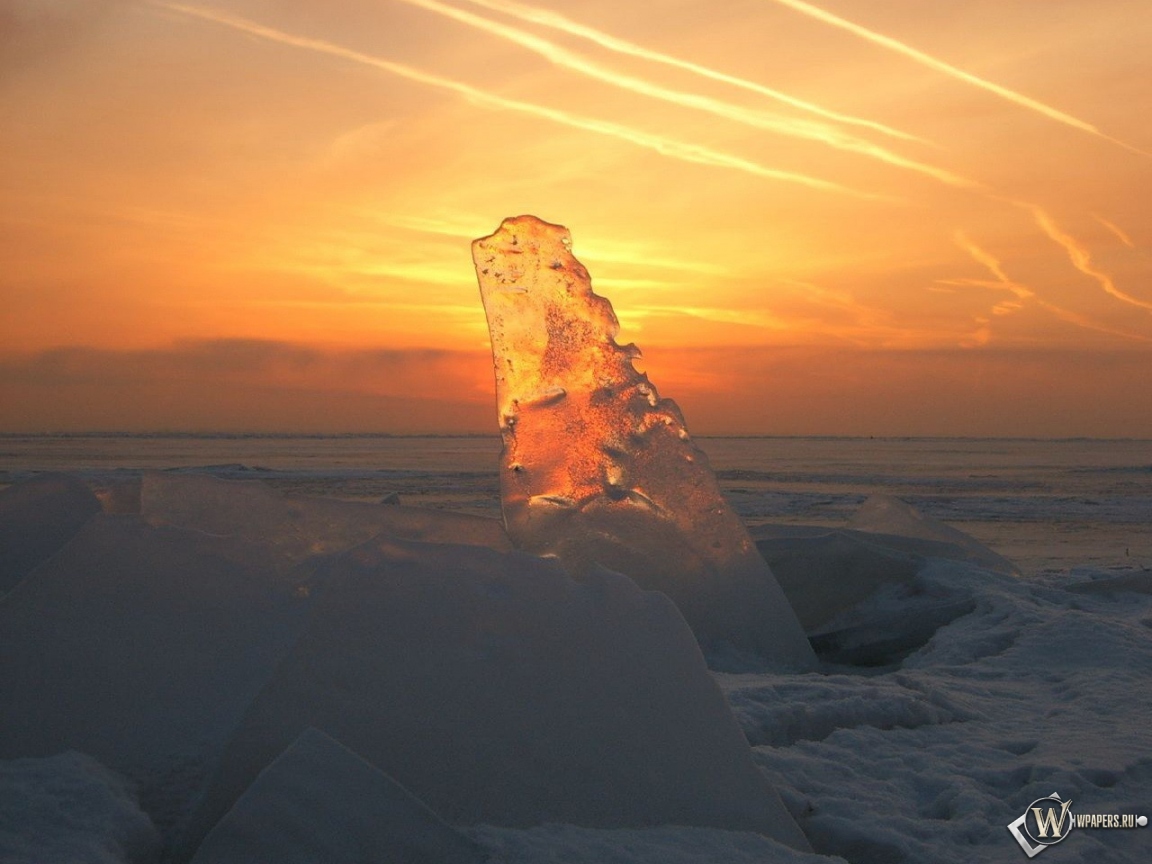 Прозрачный лёд на закате 1152x864