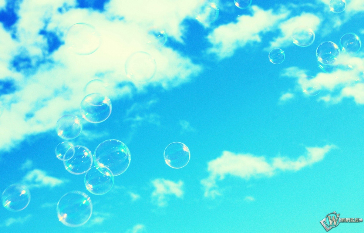 Мыльные пузыри в небе 1200x768