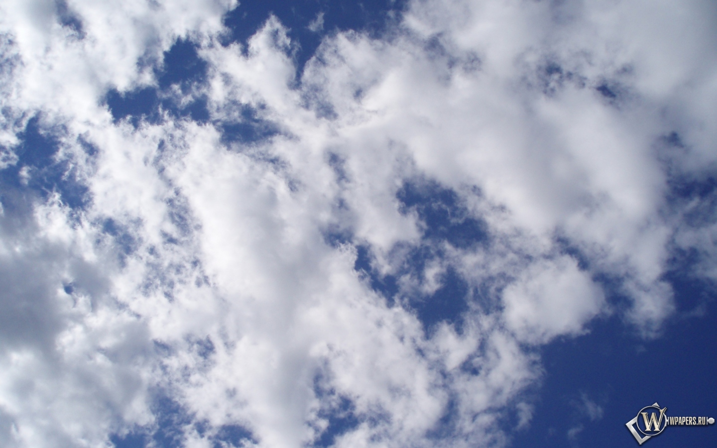 Облака на небе 1440x900