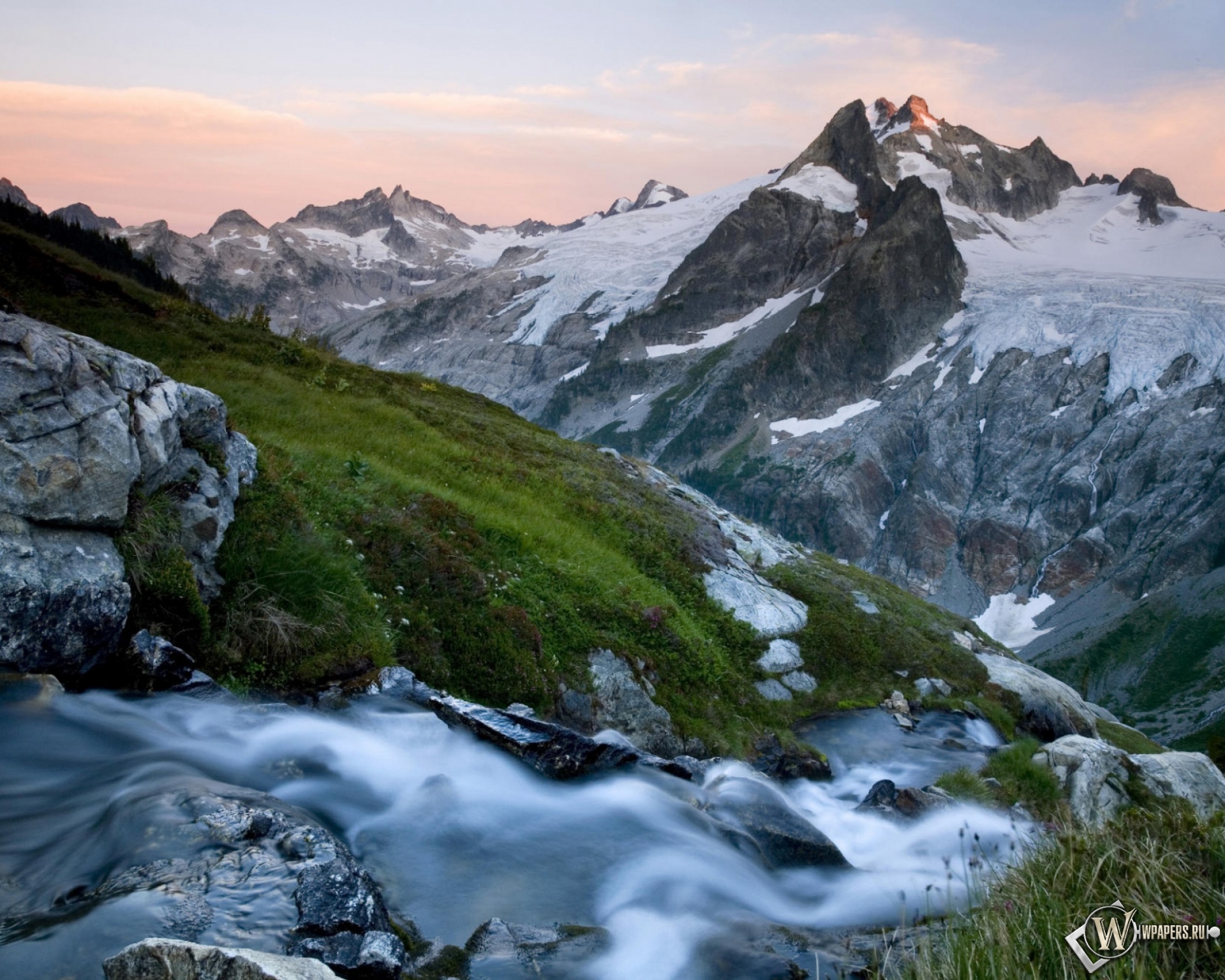 Wild nature. Горный ручей Кавказ. Терскол горы. Красота гор. В горах.