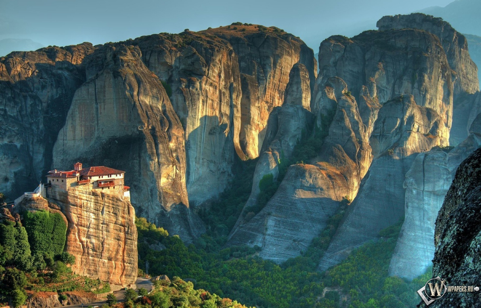 Монастырь в Метеоре Греция 1600x1024