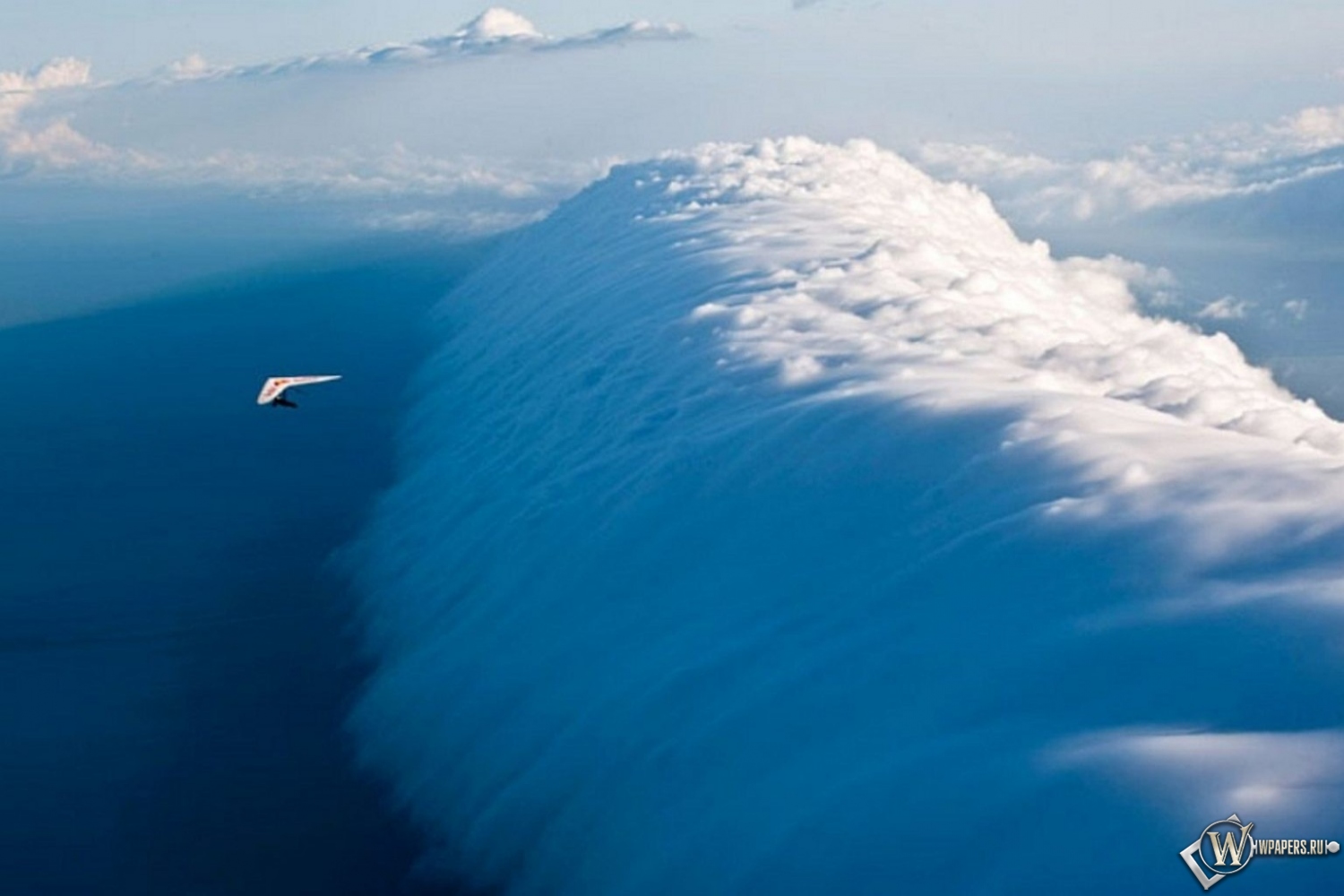 Волна из облаков 1500x1000