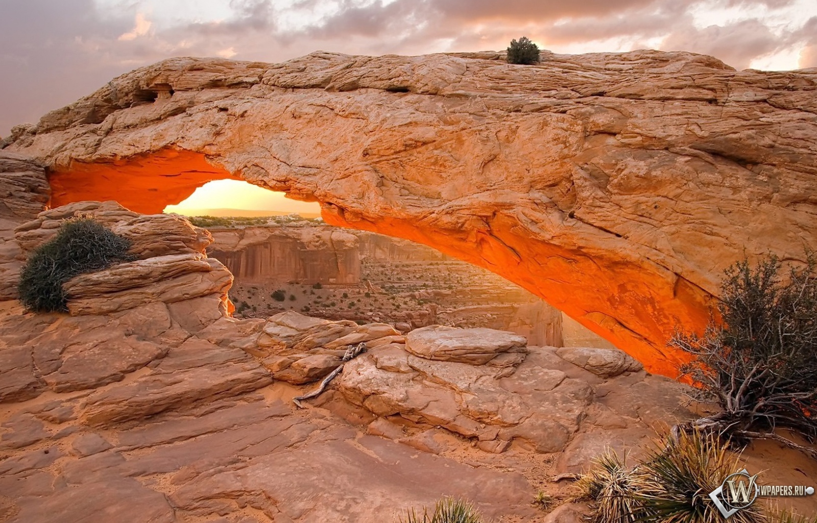 Mesa Arch – Canyonlands National Park 1600x1024