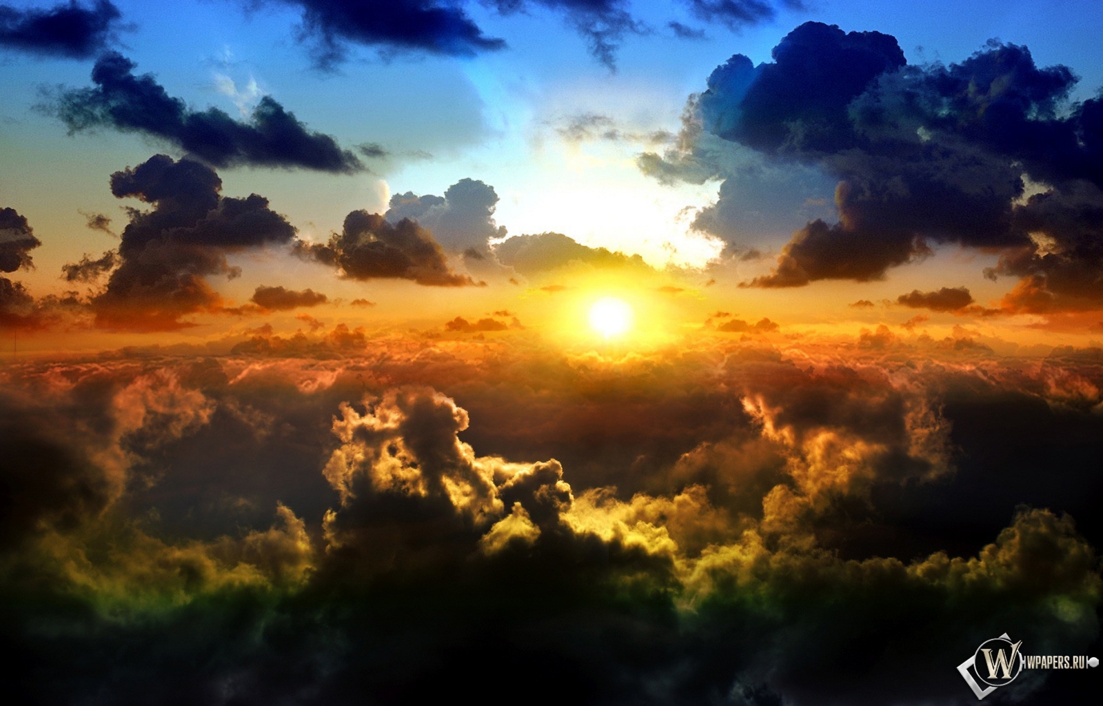 Солнце над облаками 1600x1024