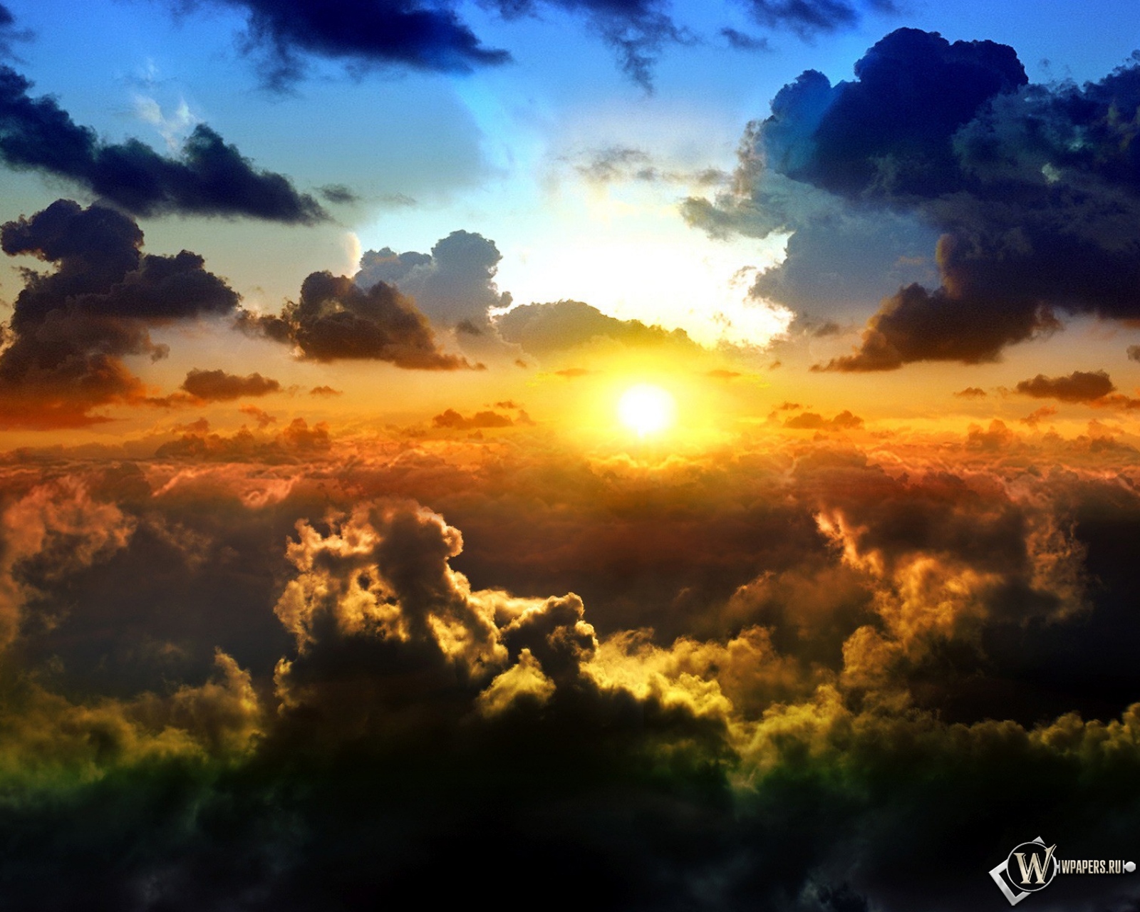 Солнце над облаками 1600x1280