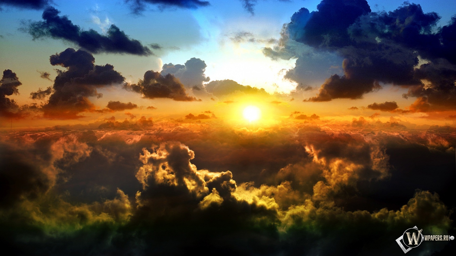 Солнце над облаками 1600x900