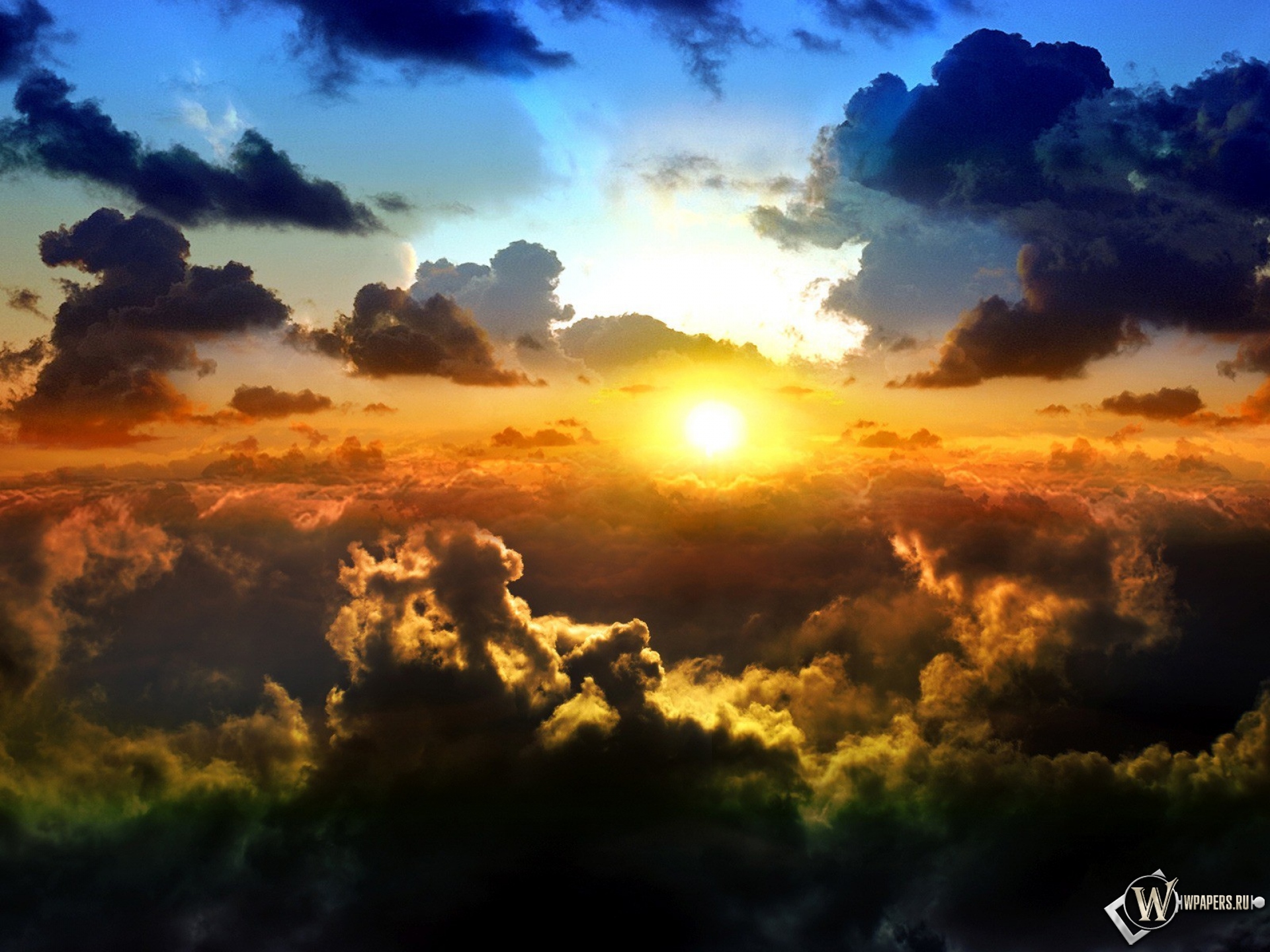 Солнце над облаками 1920x1440