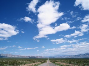 Обои Дорога в даль: Облака, Дорога, Даль, Прочие пейзажи