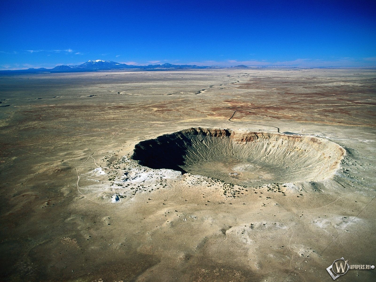 Метеоритный кратер 1600x1200