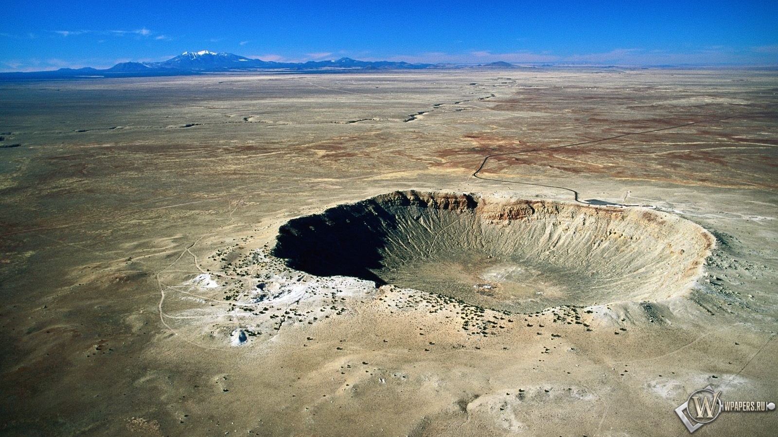 Метеоритный кратер 1600x900