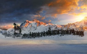 Обои Горное озеро зимой: Зима, Горы, Озеро, Небо, Горы