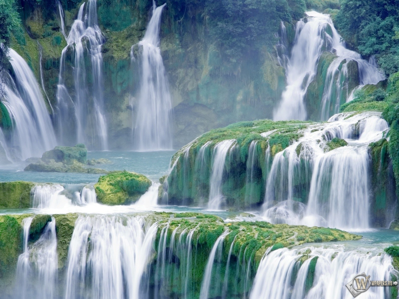 Живописный водопад 1600x1200