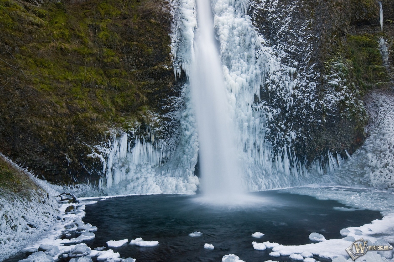 Зимний водопад 1500x1000