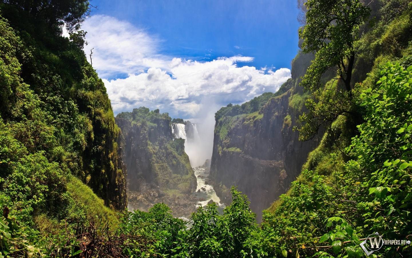 Горный водопад 1440x900