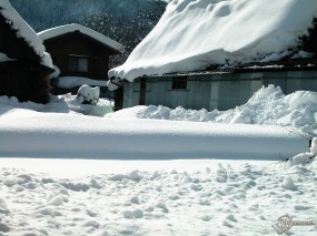 Домишки в снегу