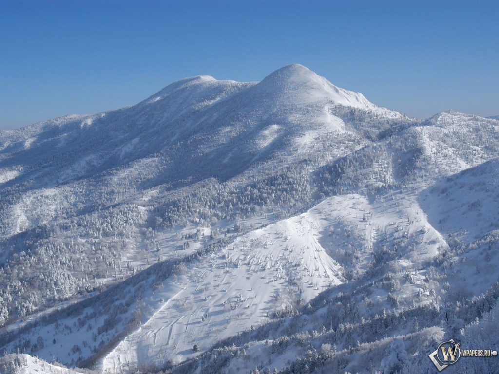 Снежный горный пейзаж гора ёкотэ 1024x768
