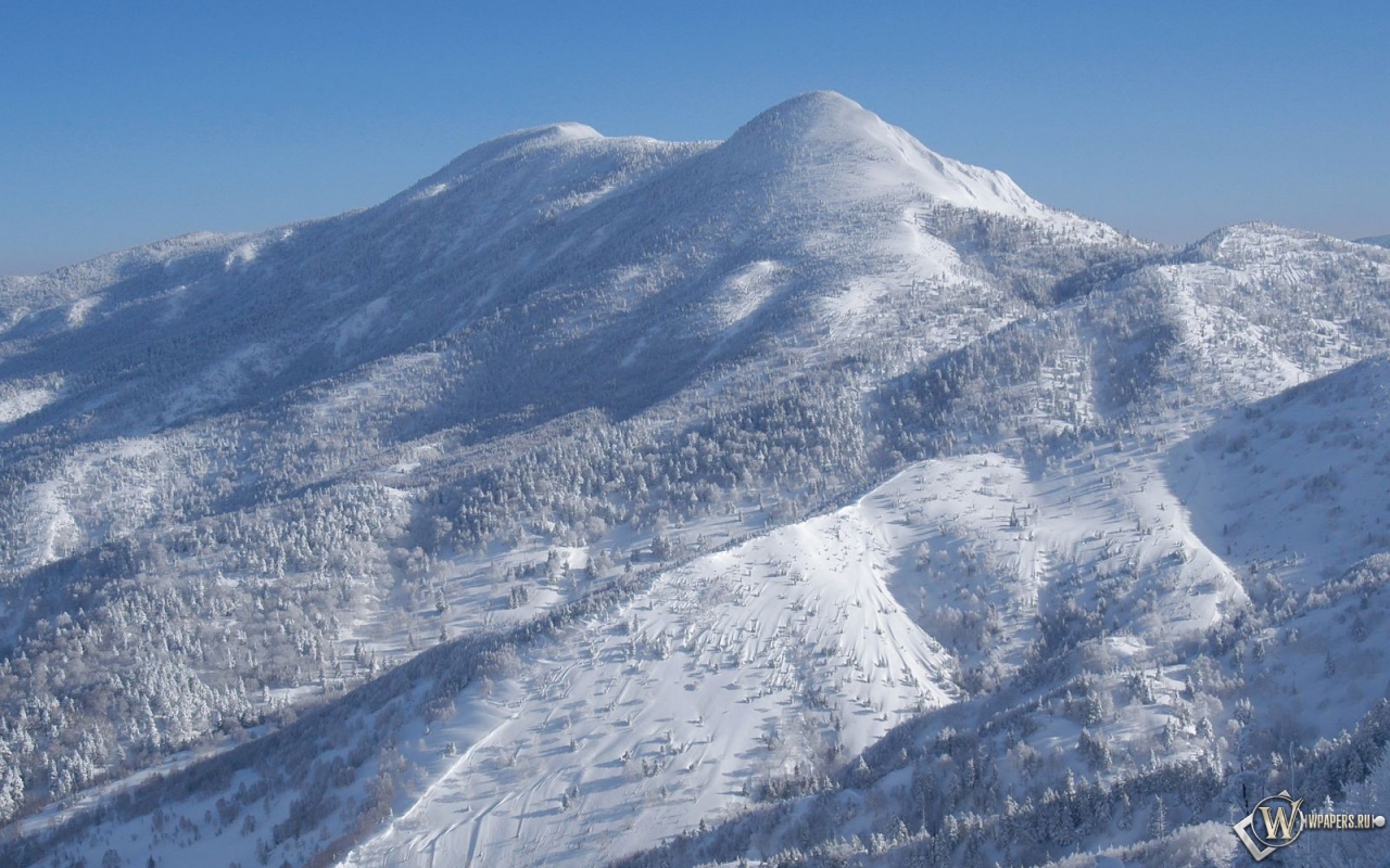 Снежный горный пейзаж гора ёкотэ 1280x800