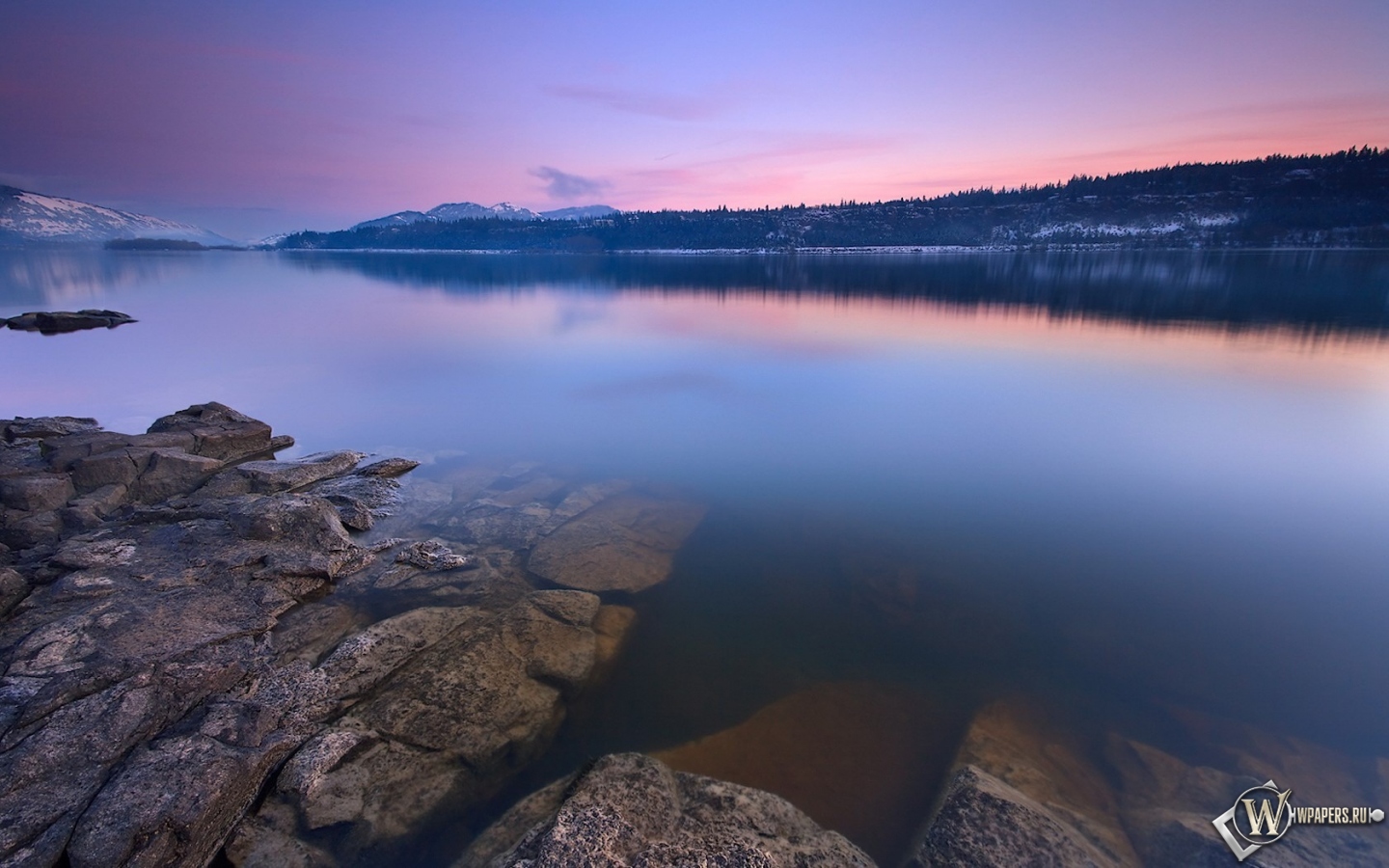 Каменистый берег озера 1440x900
