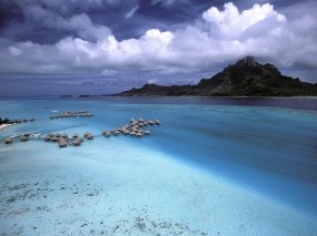 Обои Бора-Бора Полинезия: Облака, Горы, Море, Домики, Вода и небо