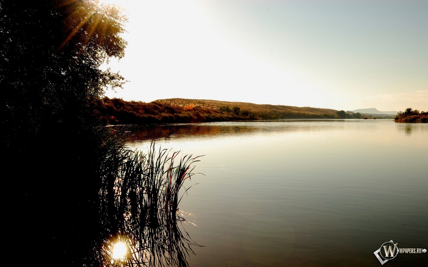 Рассвет на озере 1440x900