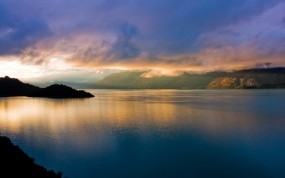 Обои Morning breaks: Новая Зеландия, Пейзаж, Вода и небо
